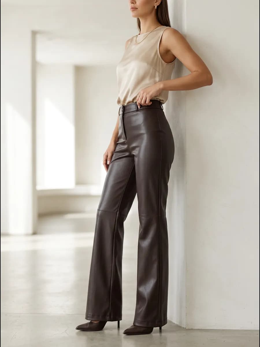 Брюки клеш от колена кожаные