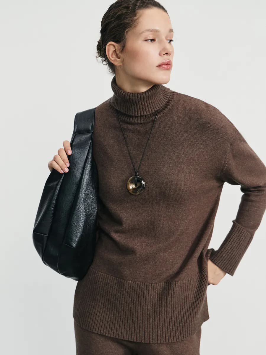 Джемпер оверсайз с горлом свитер удлиненный