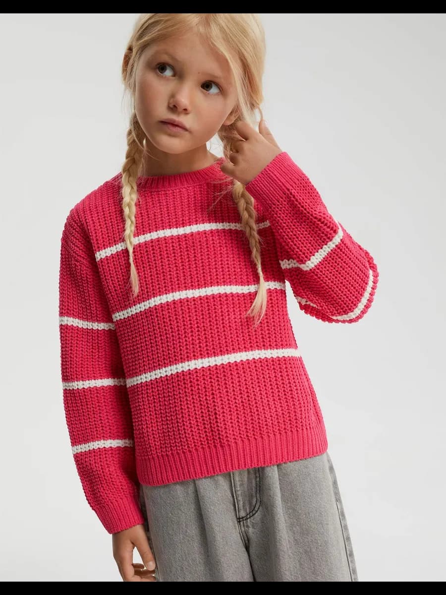 Ярко-розовый джемпер oversize в полоску