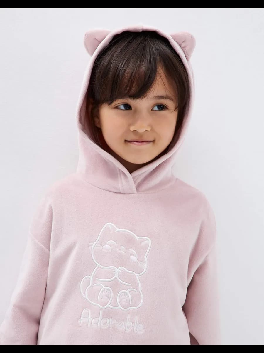 Сиреневое худи oversize из велюра с вышивкой