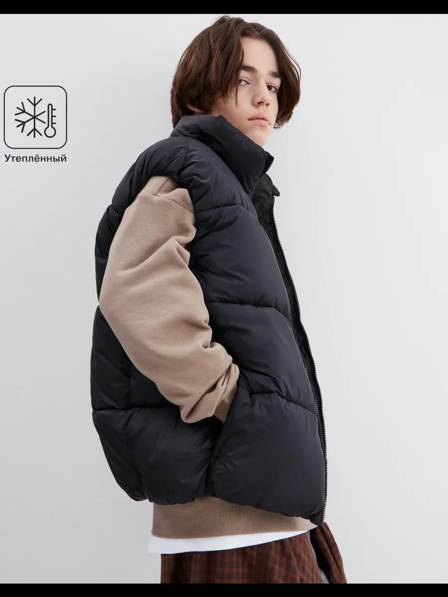 Чёрный стёганый утеплённый жилет на молнии