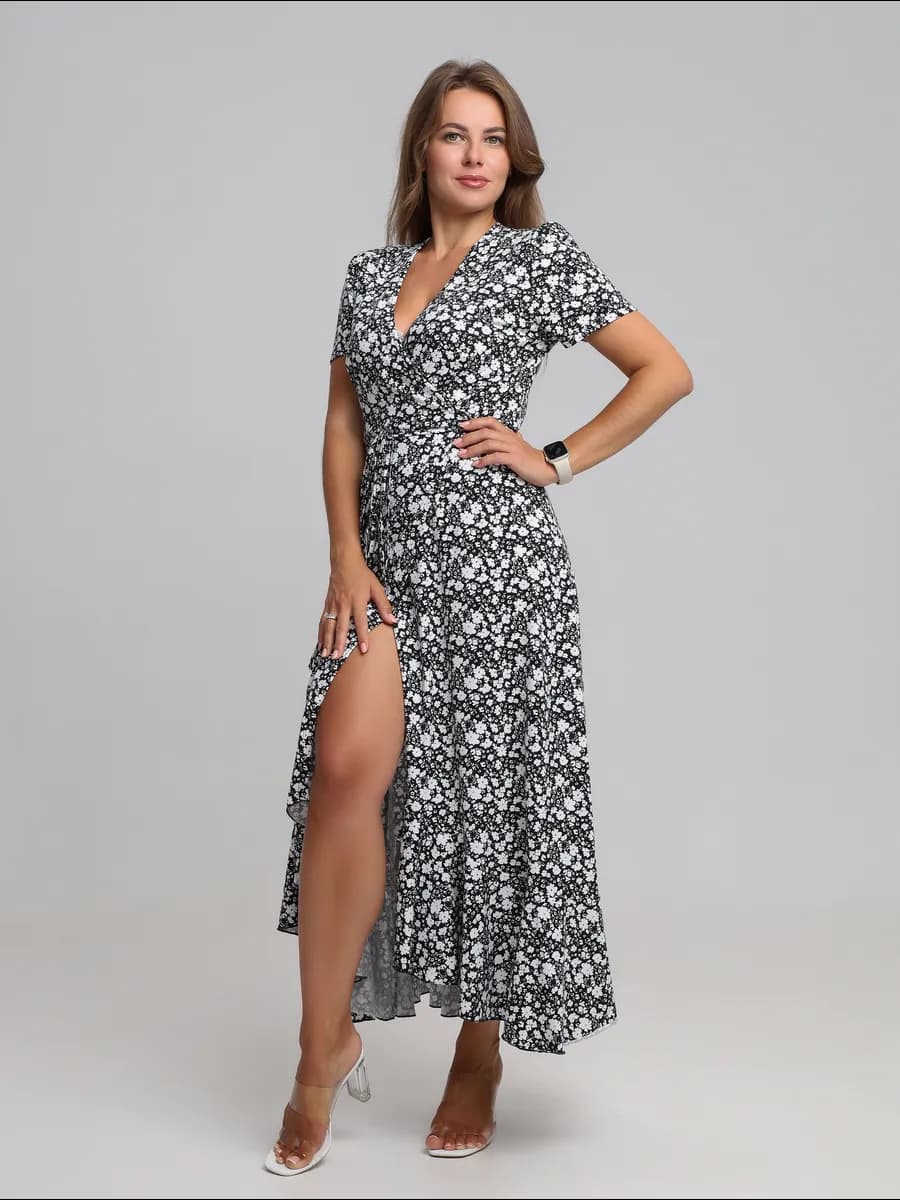 Летнее платье миди на запах в цветочек длинное