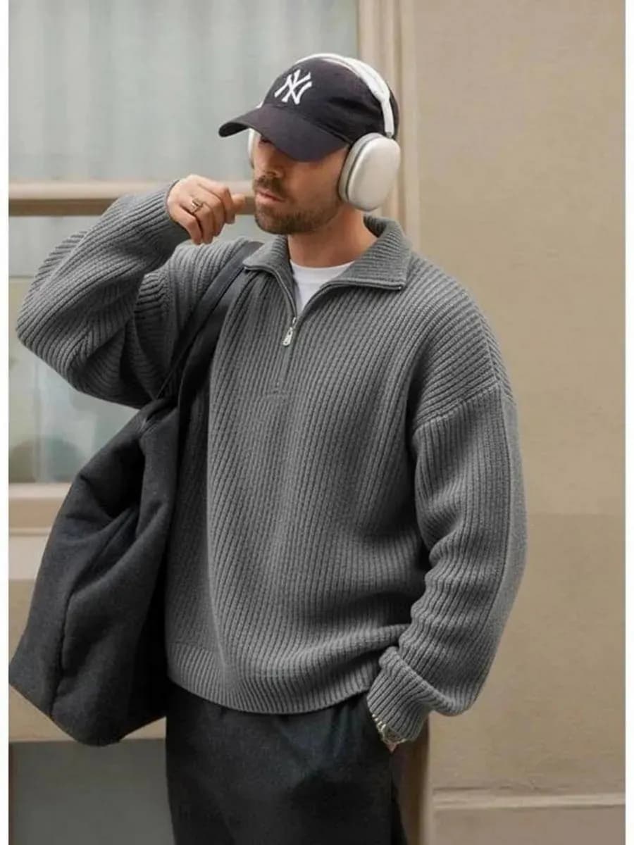 Свитер оверсайз вязаный с воротником полузамок на молнии