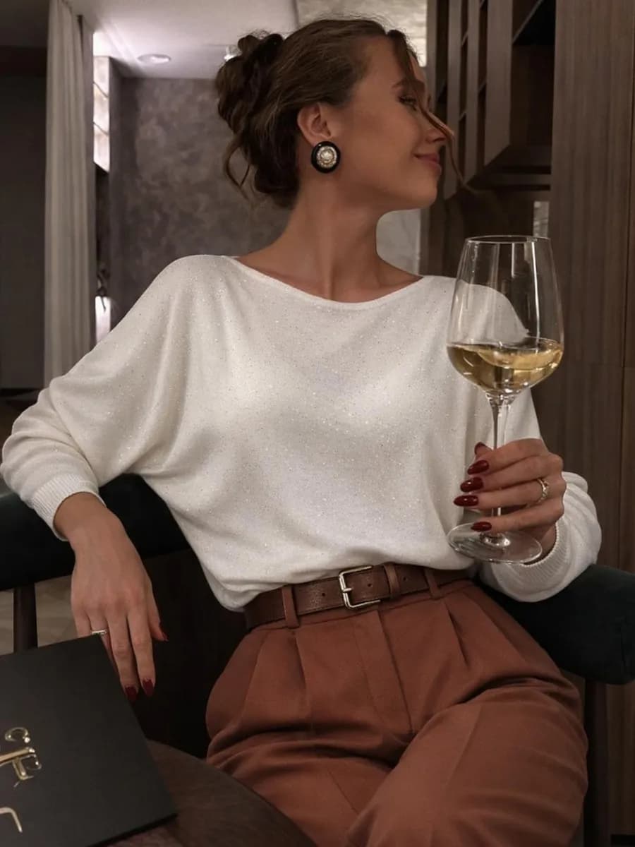 Тонкий джемпер со спущенными плечами с пайетками нарядный - фото 1