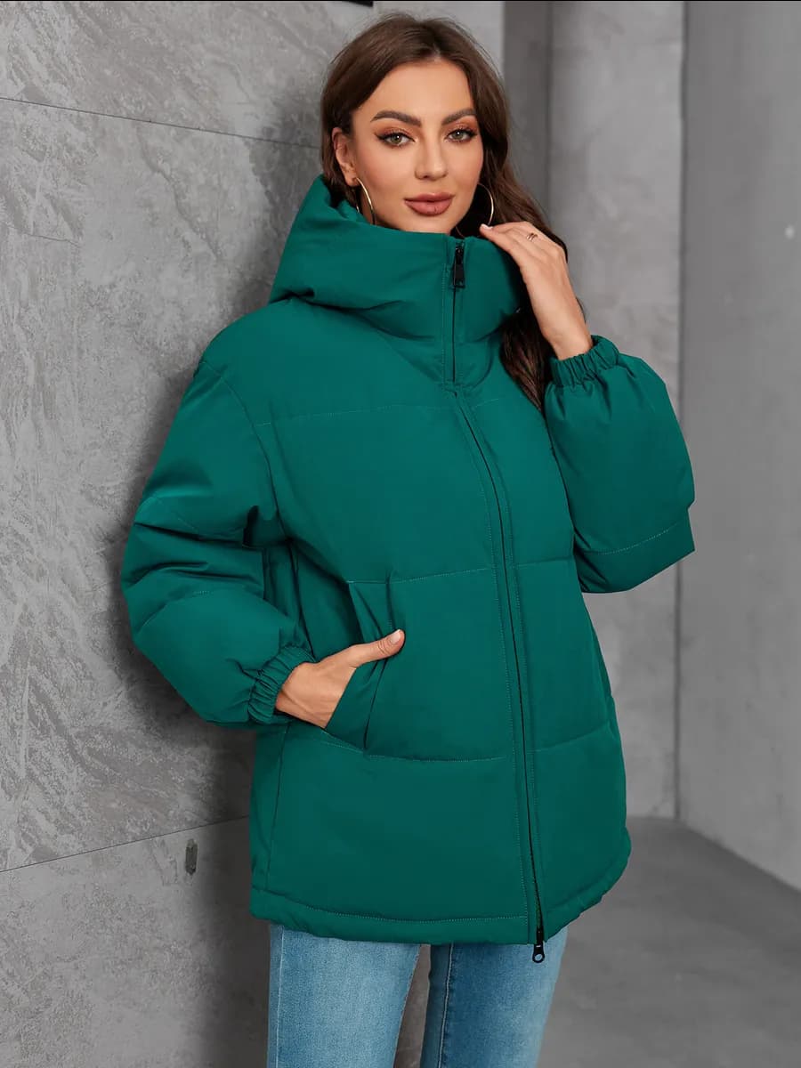 Женская короткая пуховик с капюшоном