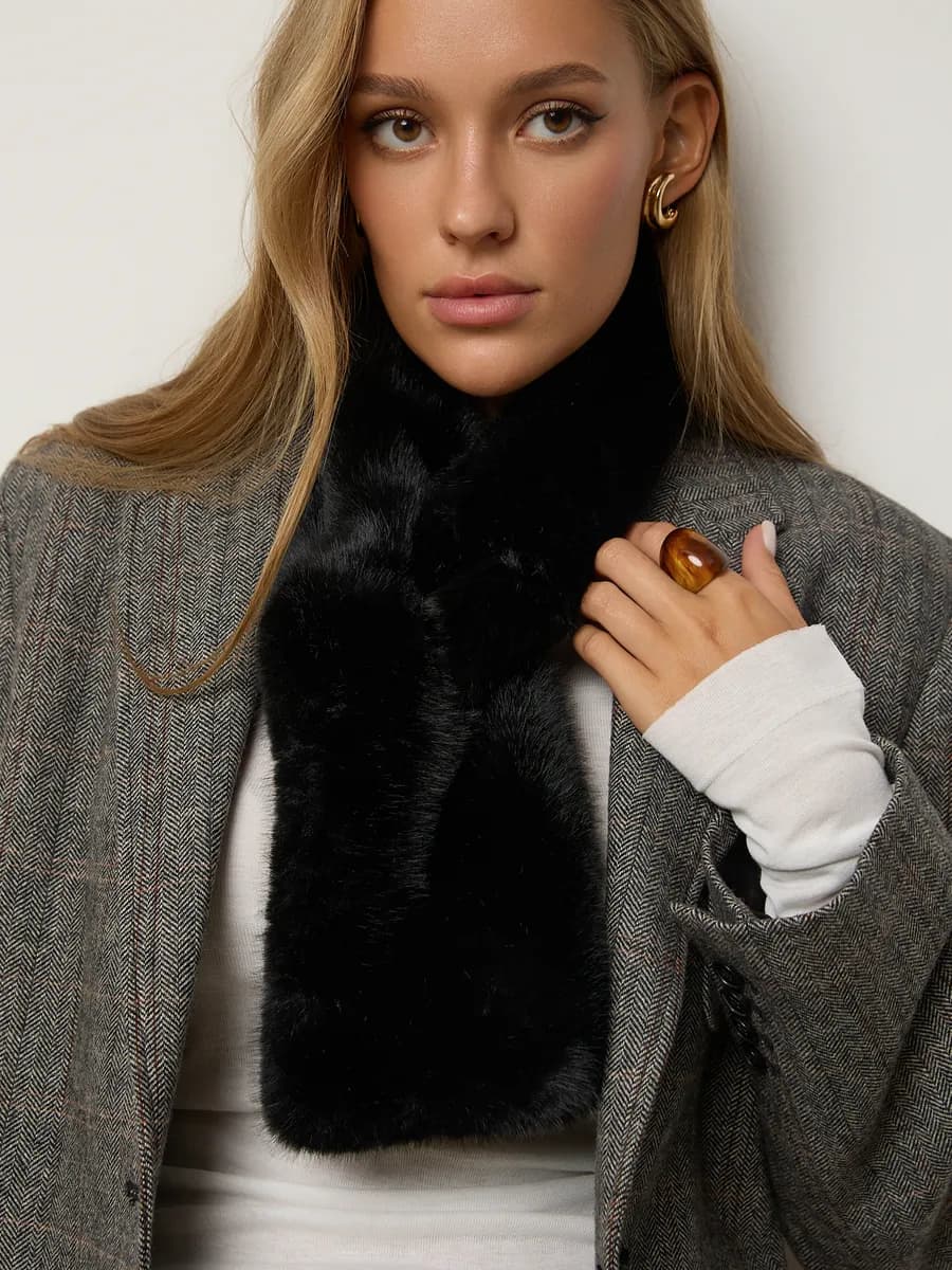 Шарф зимний меховой с прорезью из экомеха норки снуд теплый