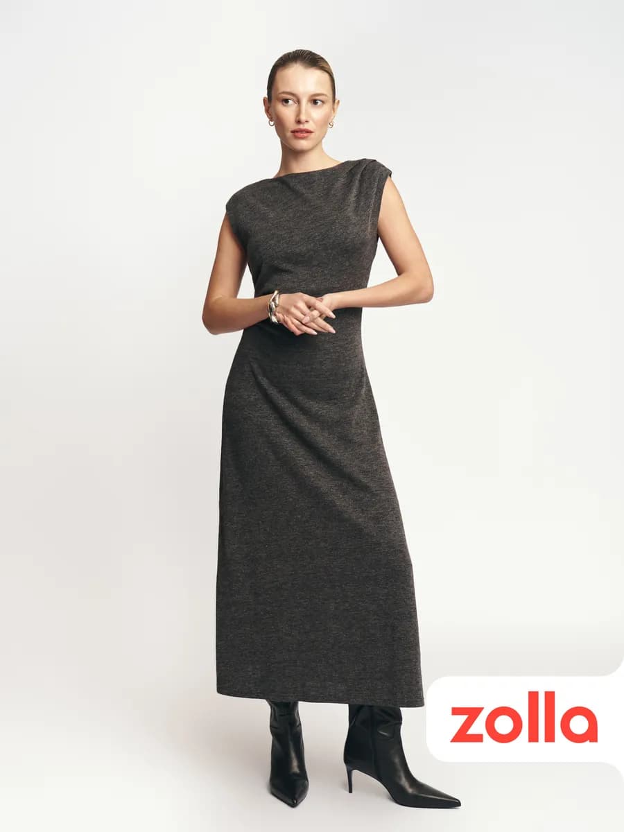 Женское платье без рукавов с разрезом