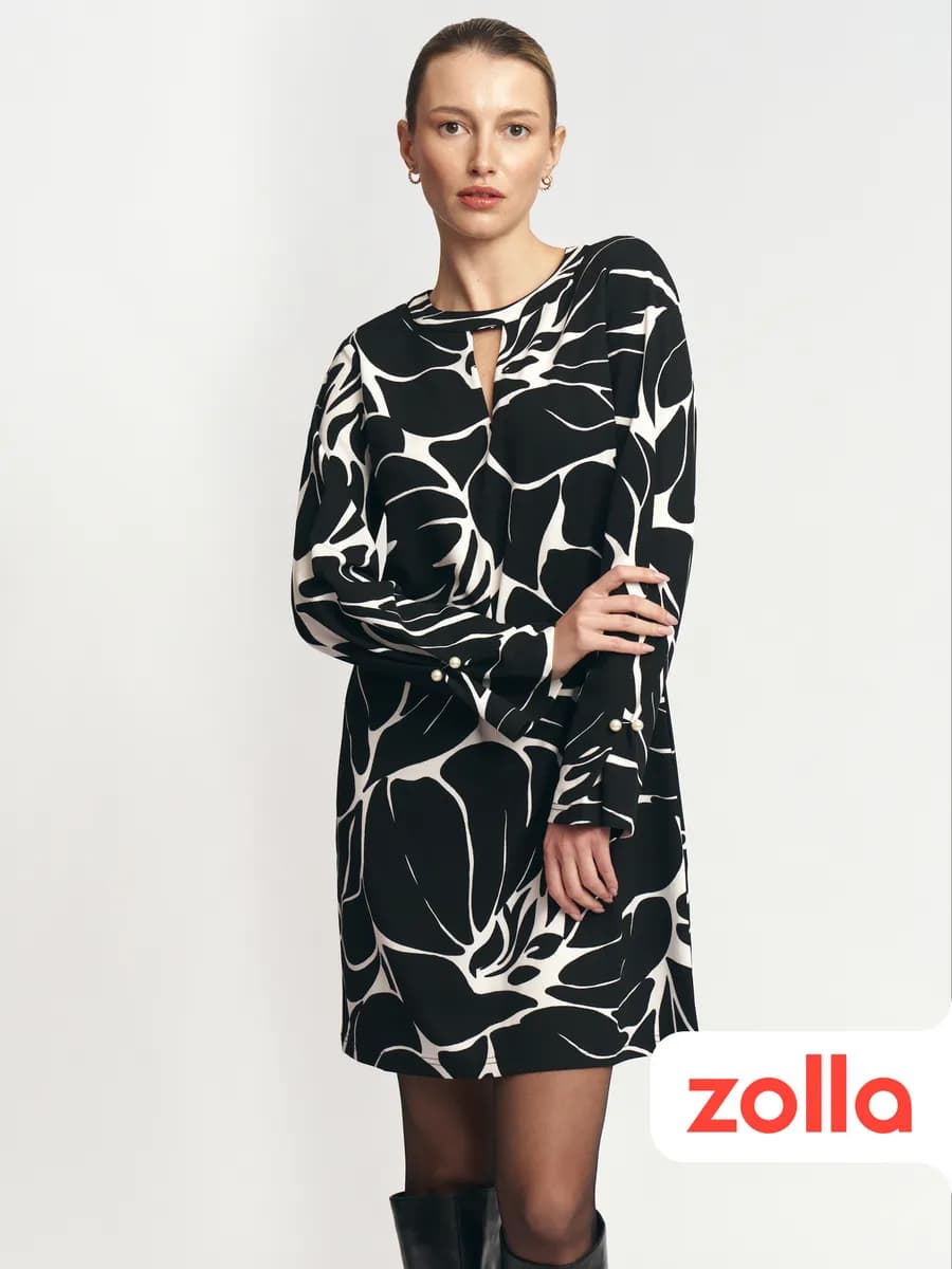 Женское платье мини с вырезом с чокером