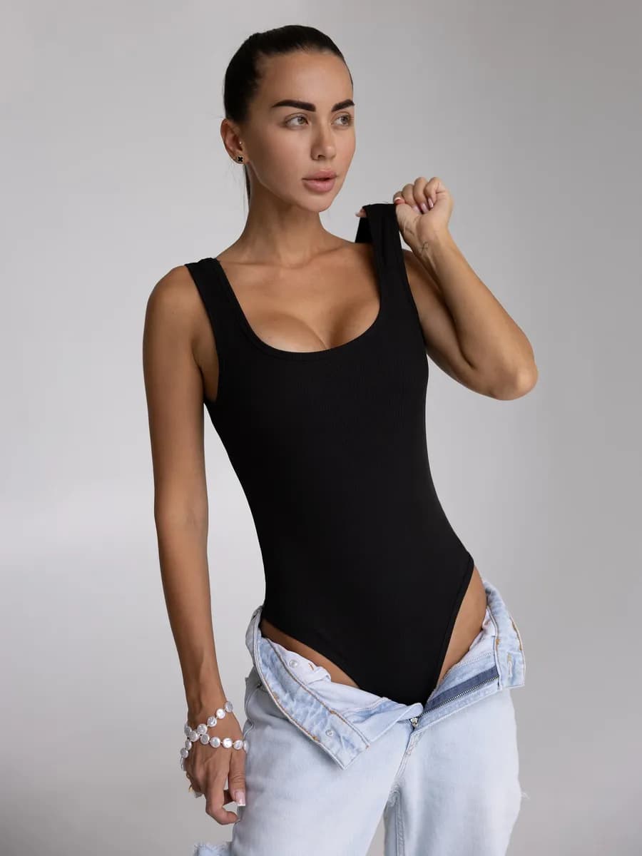 Боди майка облегающее в рубчик черное