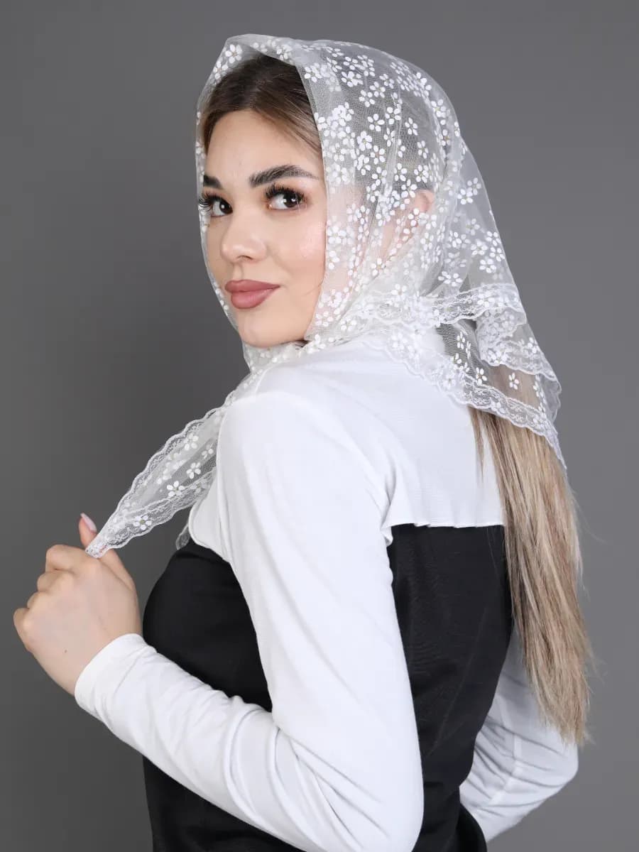 Готовый платок на магните,косынка нарядная