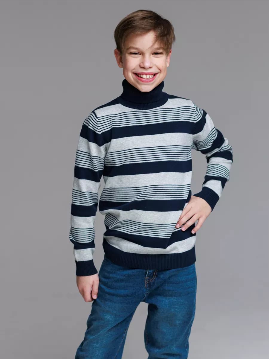 Свитер с горлом