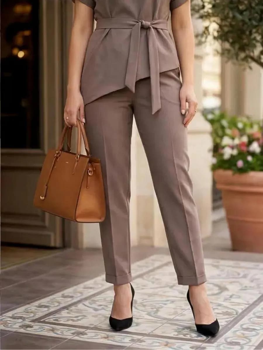 Костюм брючный на праздник вечерний офисный весна 2026