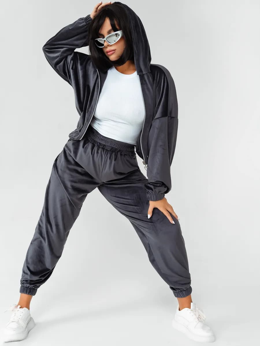 Спортивный костюм женский велюровый на молнии