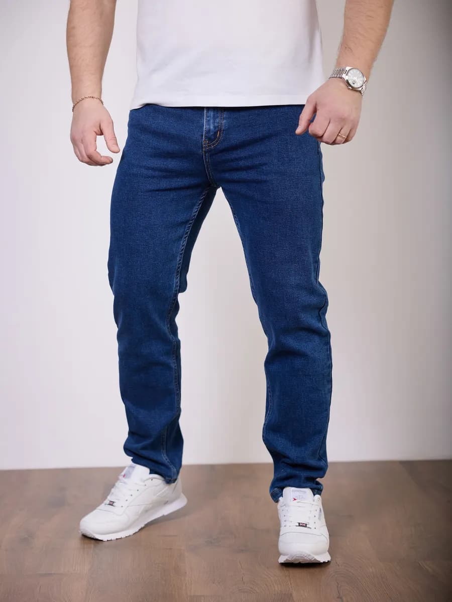 Джинсы зауженные к низу бананы