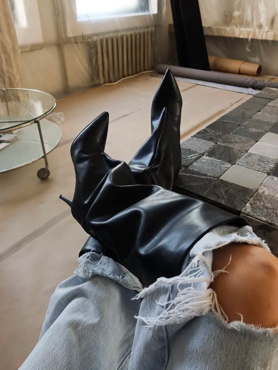 Сапоги с широким голенищем на каблуке демисезонные