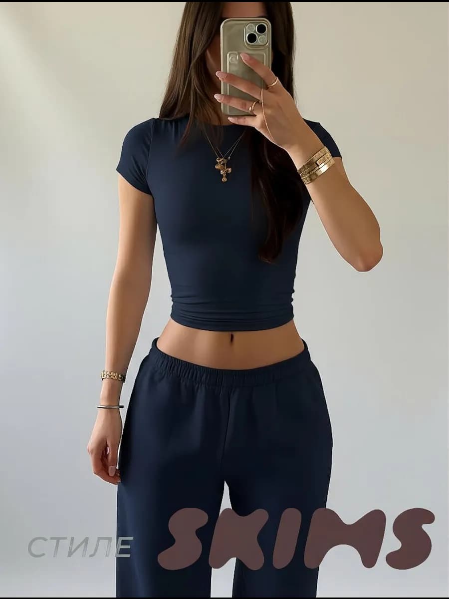 Синяя футболка скимс базовая облегающая