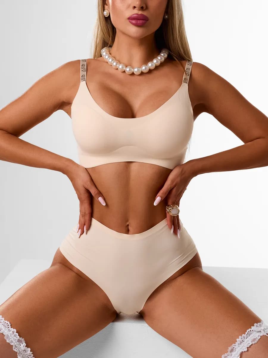 Бесшовный комплект нижнего белья