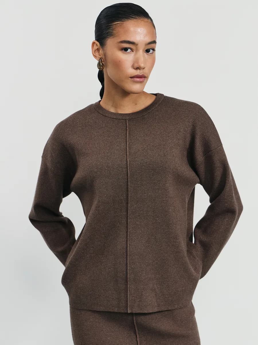 Джемпер базовый вязаный прямого кроя со швом