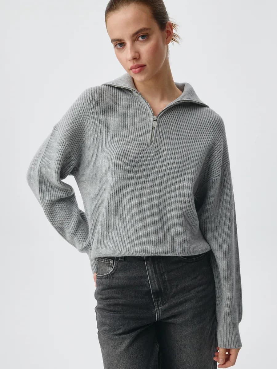 Вязаный джемпер с воротником-стойкой на молнии