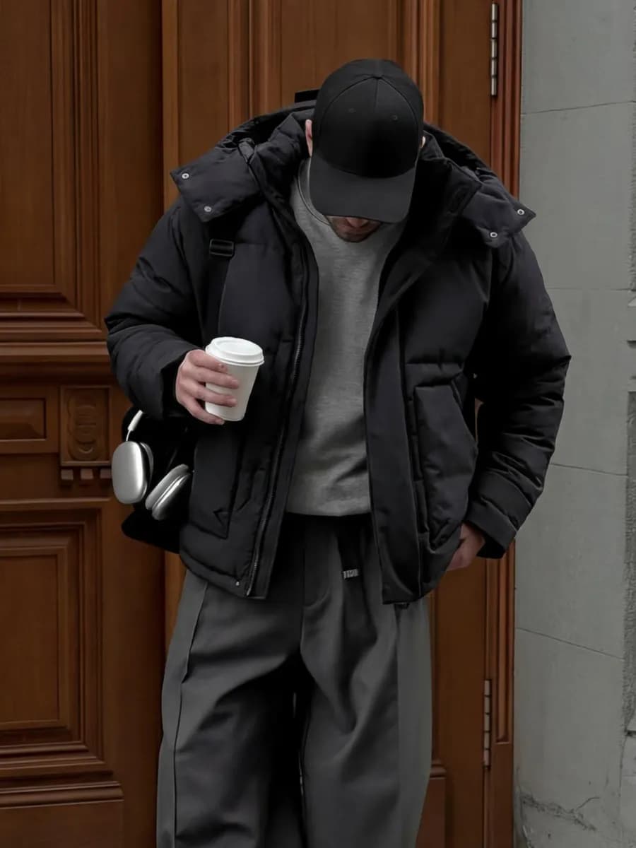 Куртка демисезонная укороченная с капюшоном