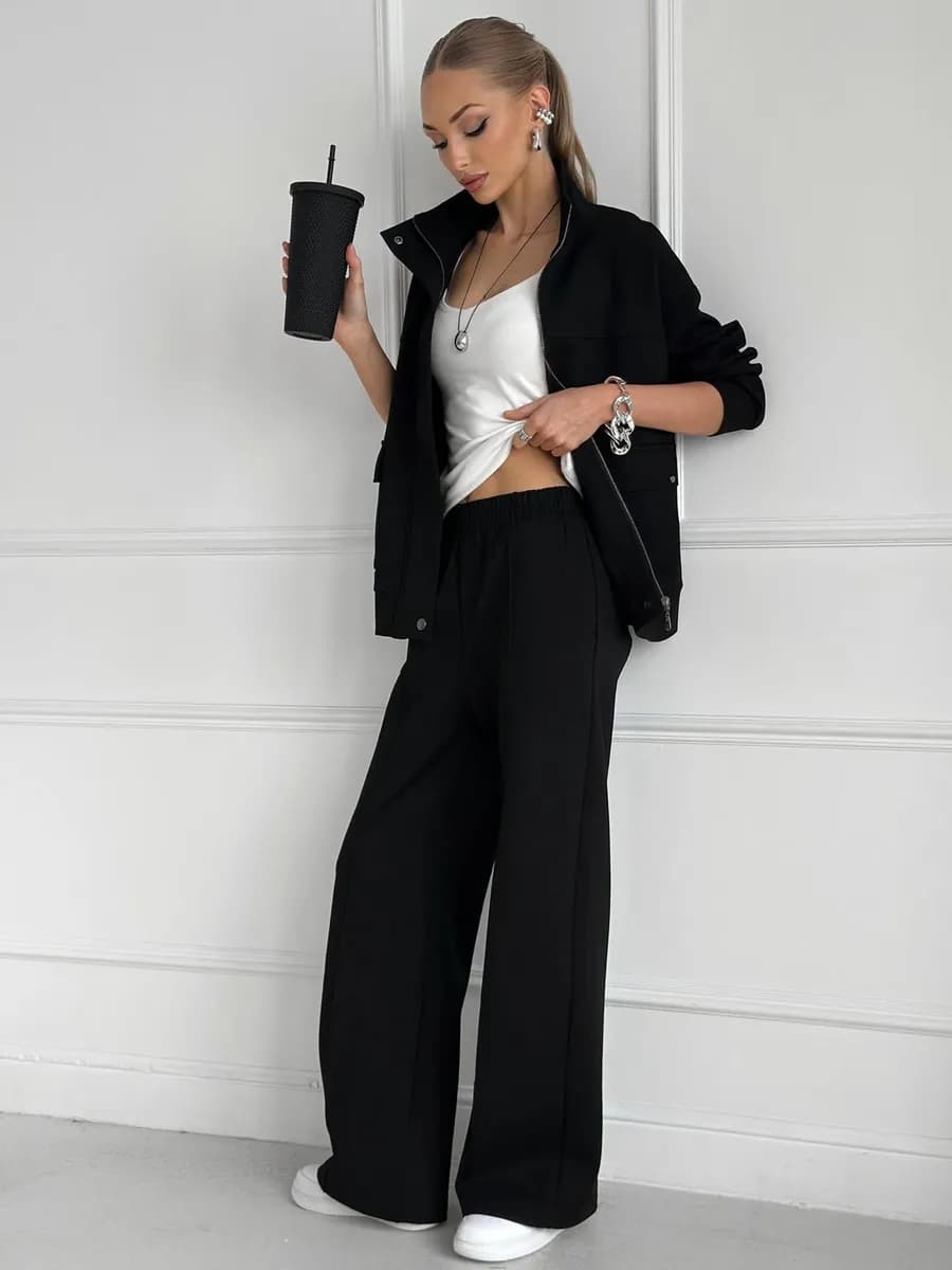 Спортивный костюм на молнии