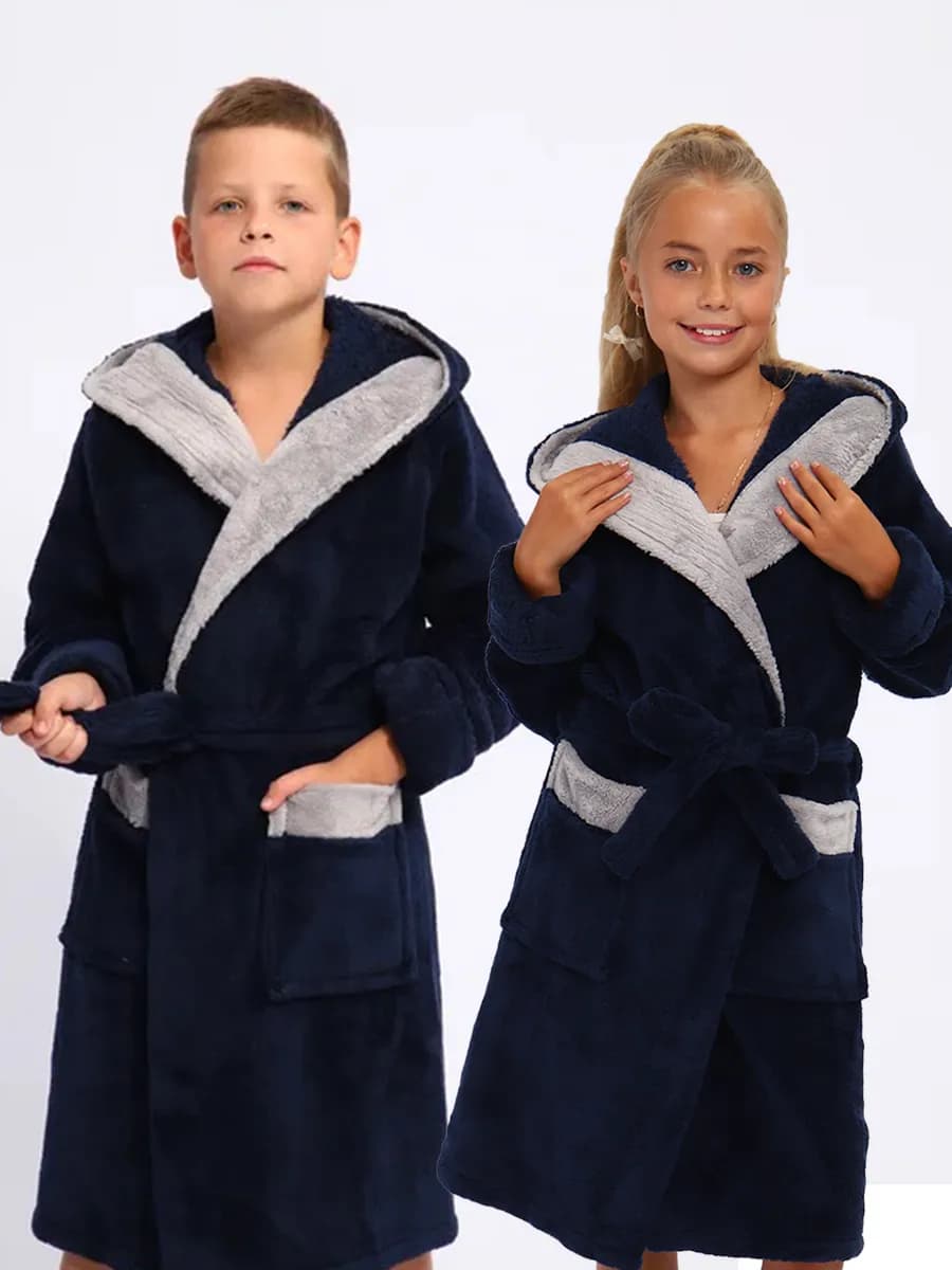 Махровый халат с капюшоном для бассейна теплый