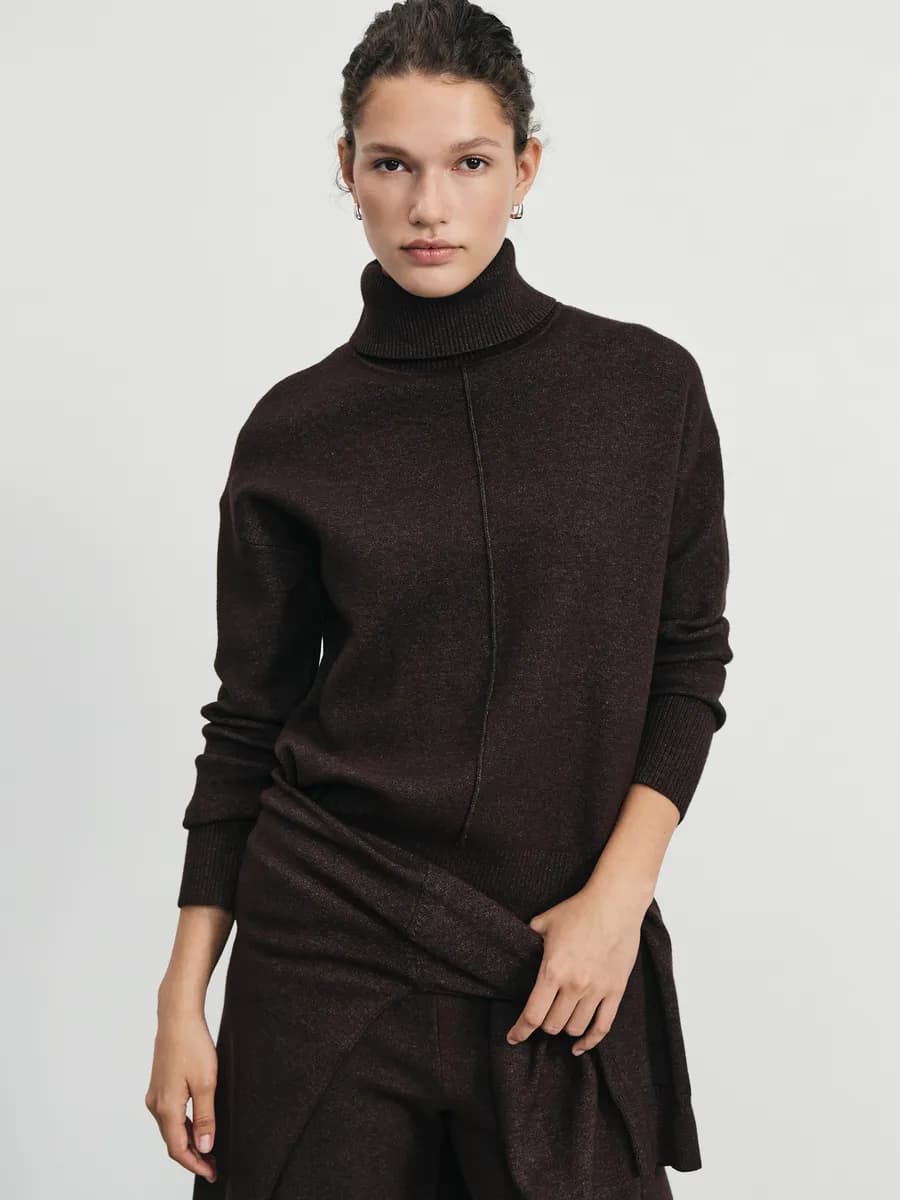 Джемпер с горлом вязаный базовый со швом