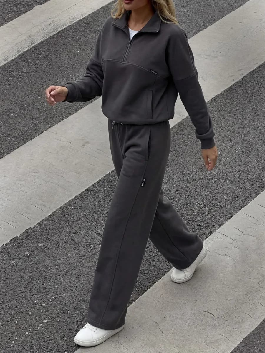 Спортивный костюм без начеса с брюками