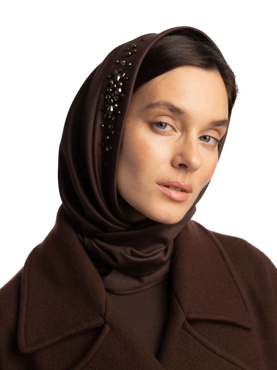 Весенний платок на голову с отворотом