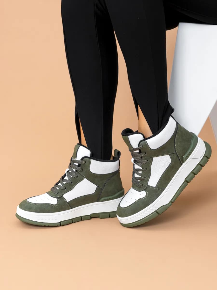 Ботинки кожаные на толстой подошве