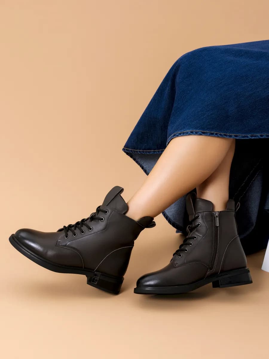 Ботинки кожаные утепленные на низком каблуке