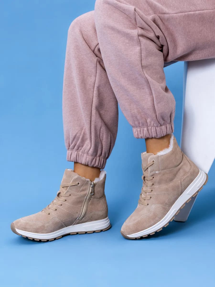 Ботинки замшевые утепленные