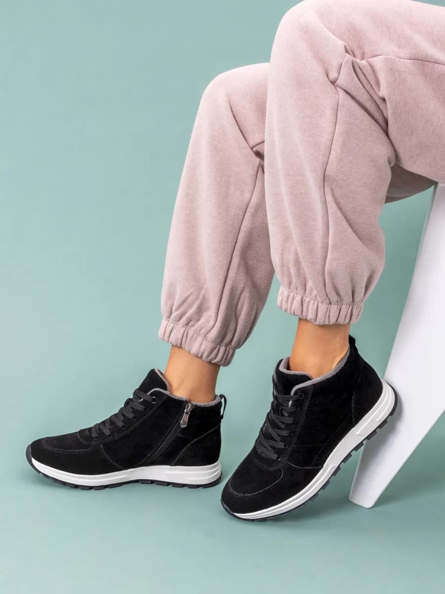 Ботинки замшевые утепленные