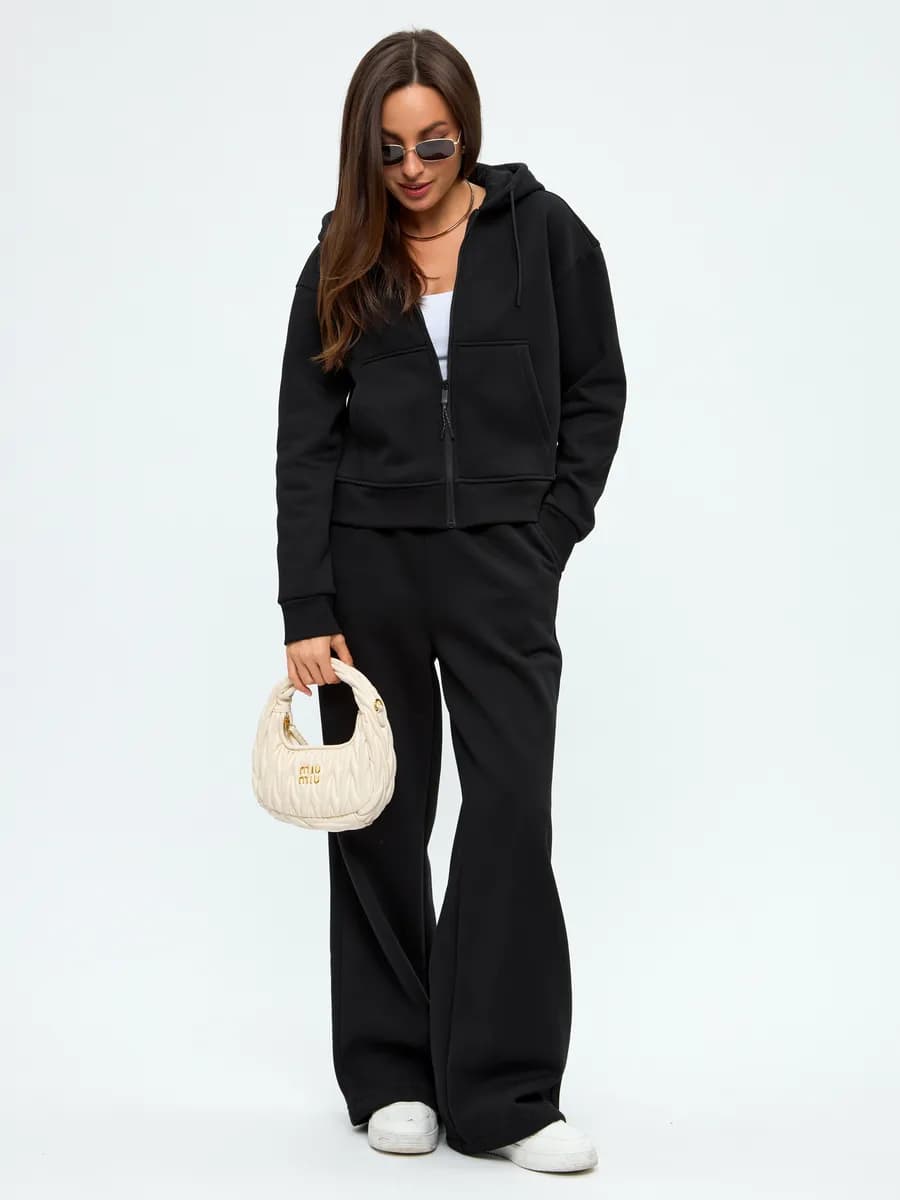 Костюм спортивный