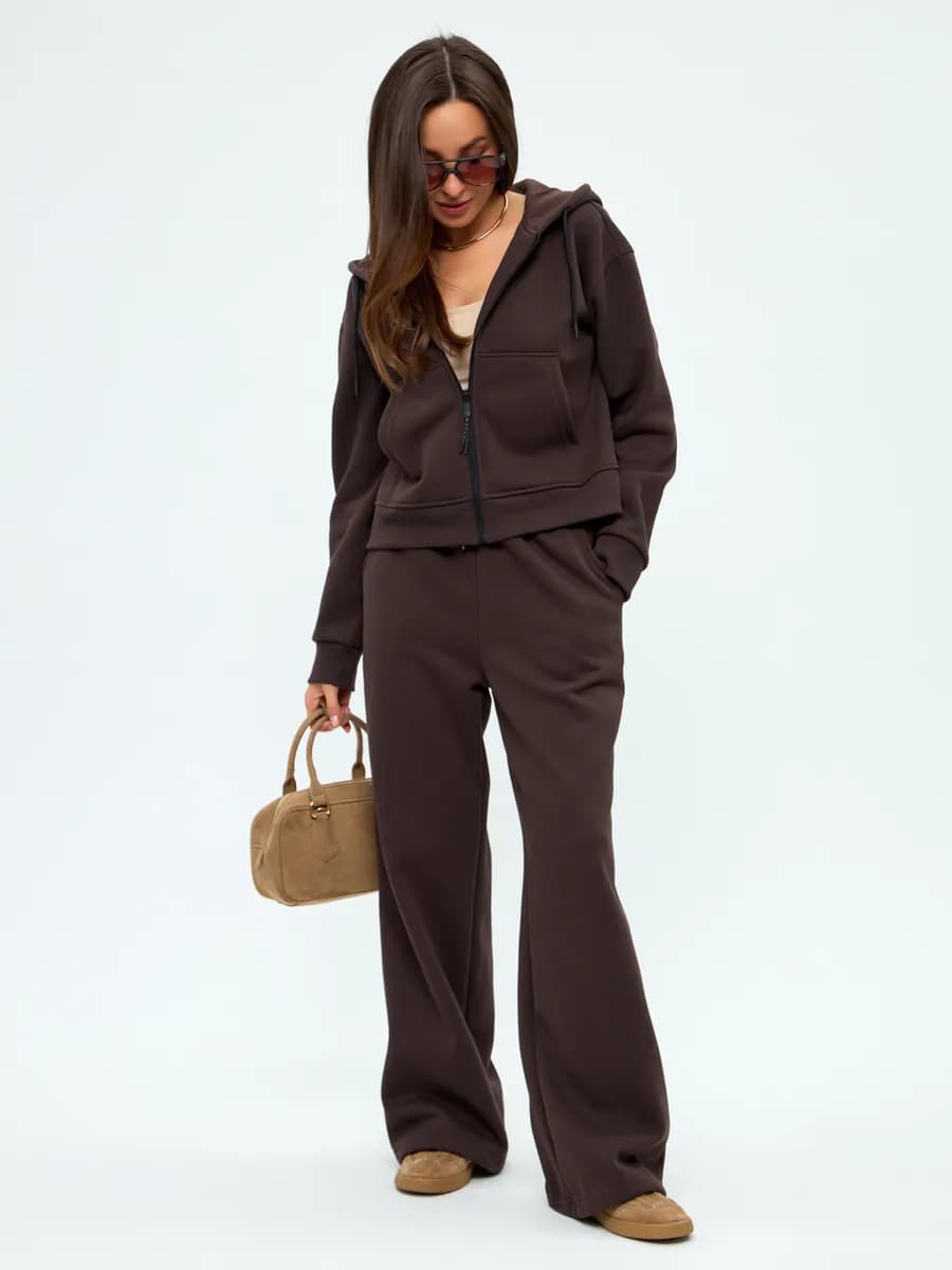 Костюм спортивный