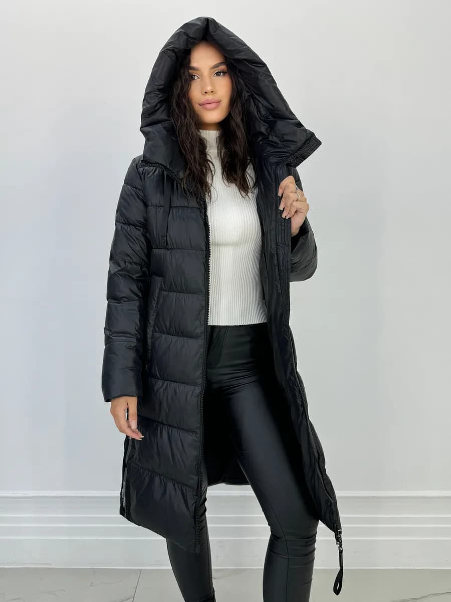 зимняя куртка с капюшоном