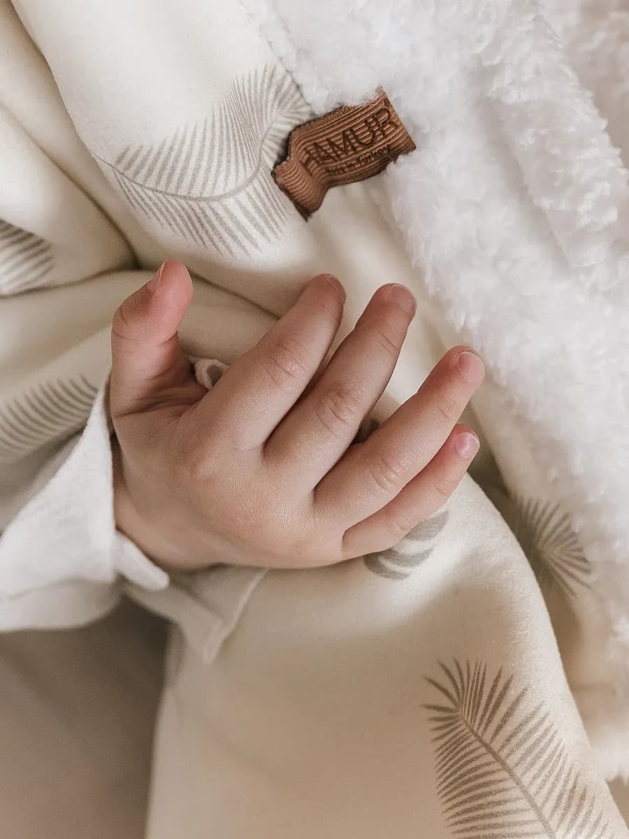 Детский плед для новорожденных в кроватку на выписку