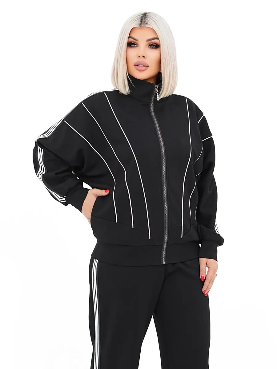 Костюм брючный трикотажный в стиле спорт-шик