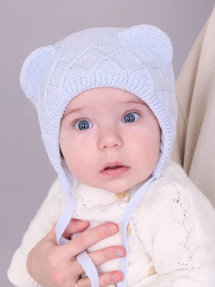 Шапка зимняя для малыша с завязками