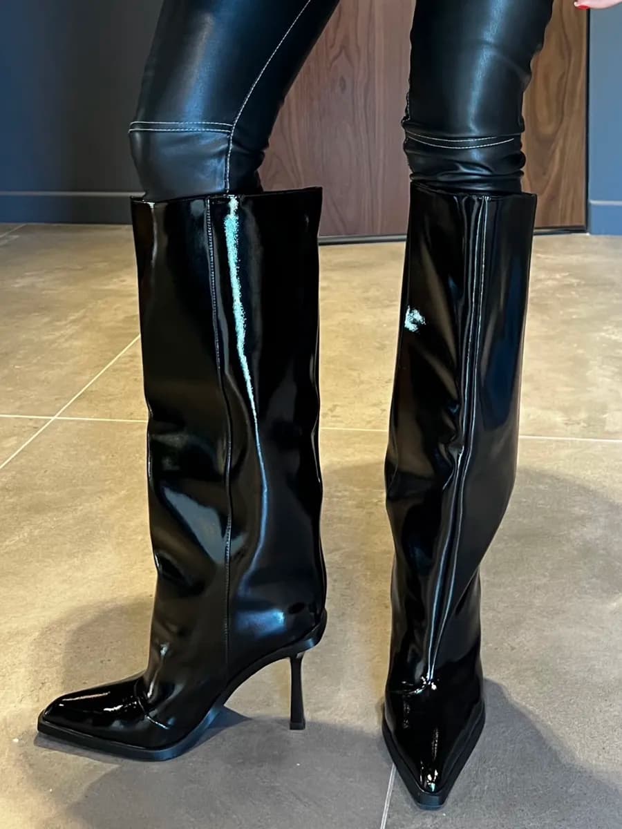 Сапоги демисезонные на каблуке