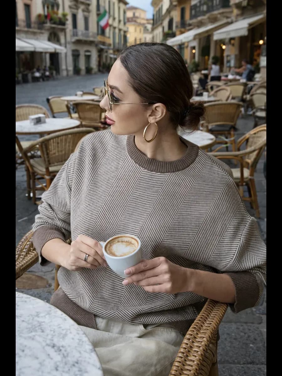 Тонкий джемпер вязаный