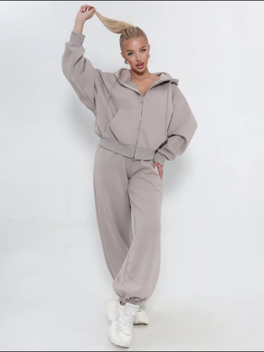 Спортивный костюм на молнии оверсайз
