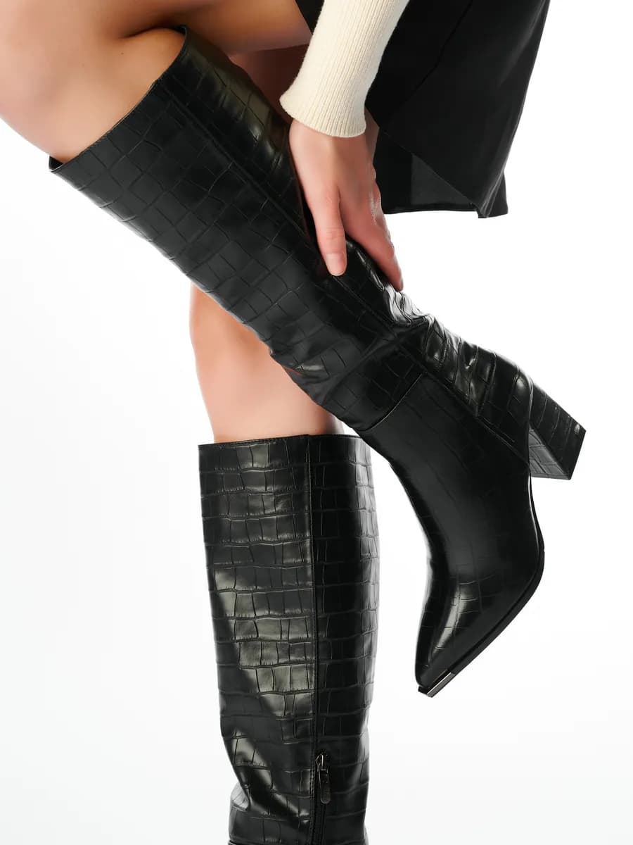 Сапоги демисезонные на каблуке