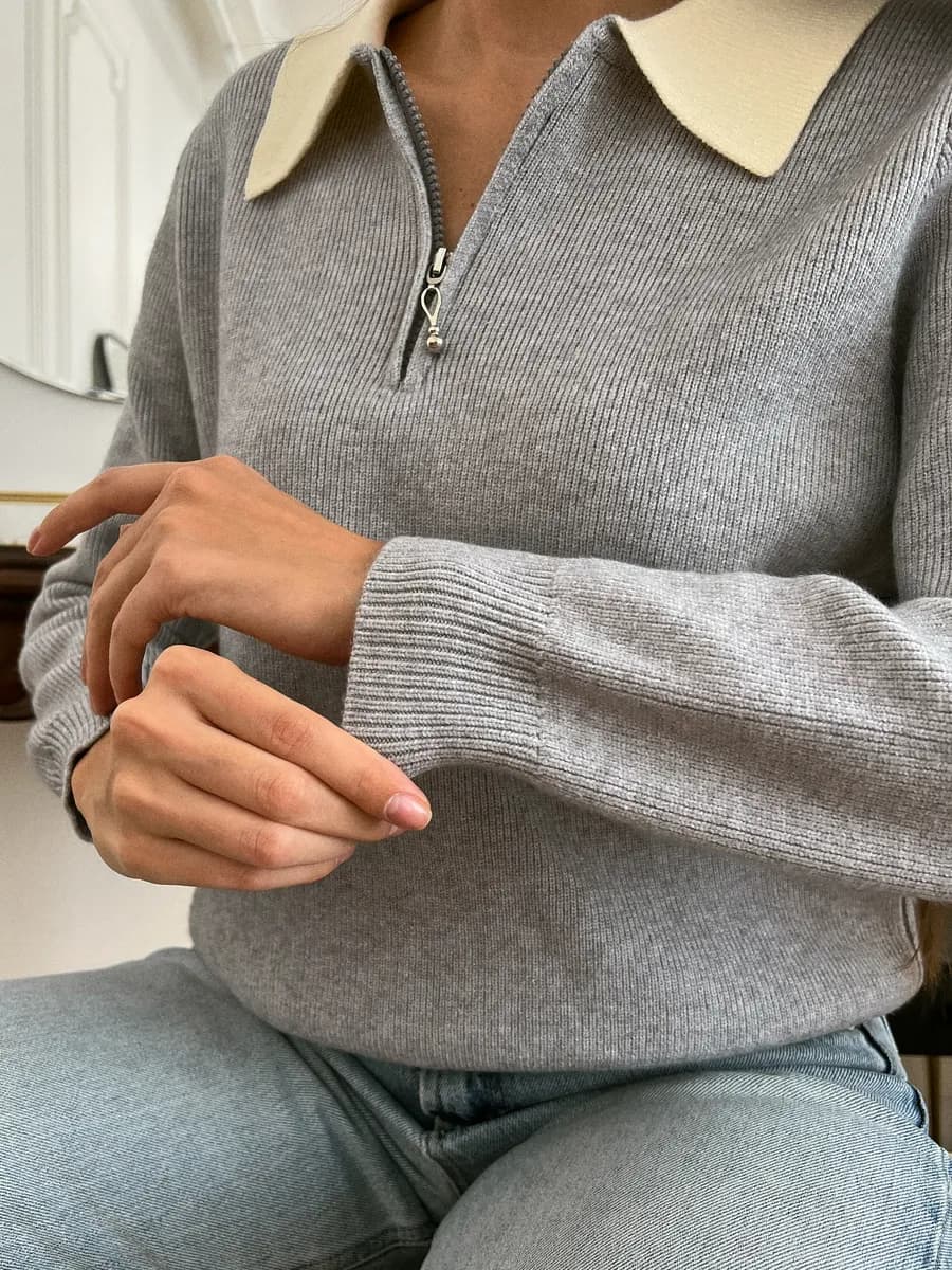 Джемпер с воротником трикотажный