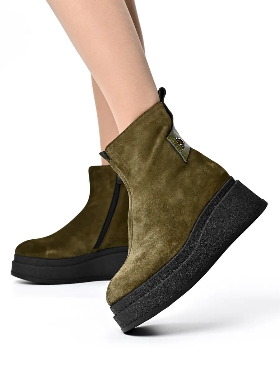 Ботинки демисезонные натуральная замша на платформе