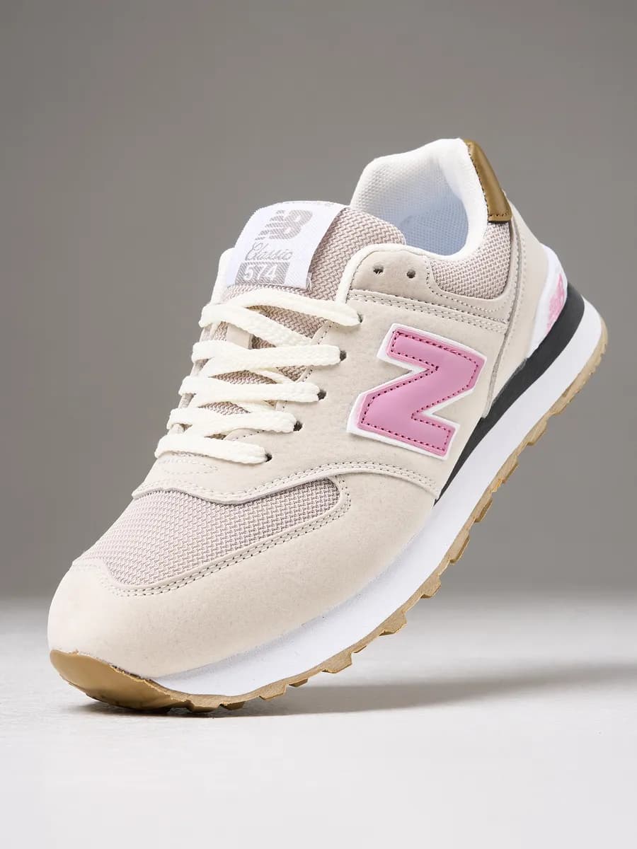 Кроссовки спортивные