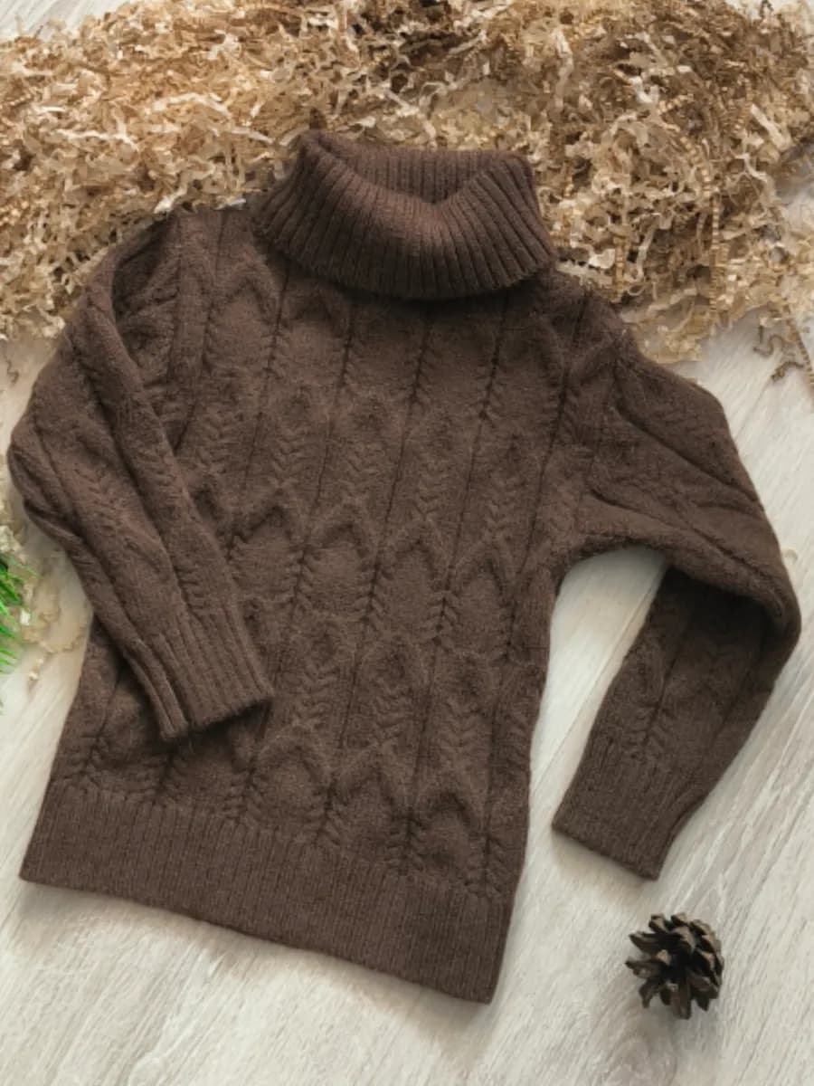 Свитер с горлом мягкий