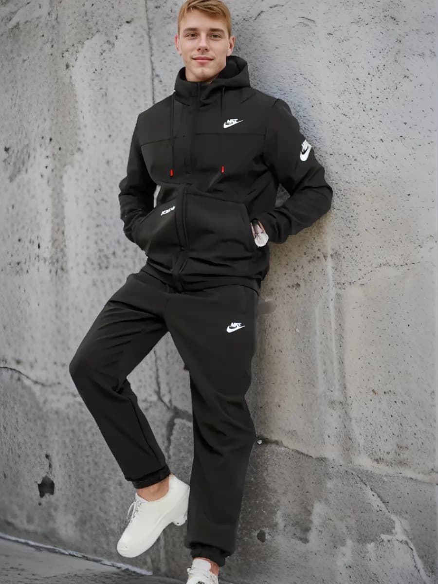 Спортивный костюм - фото 1