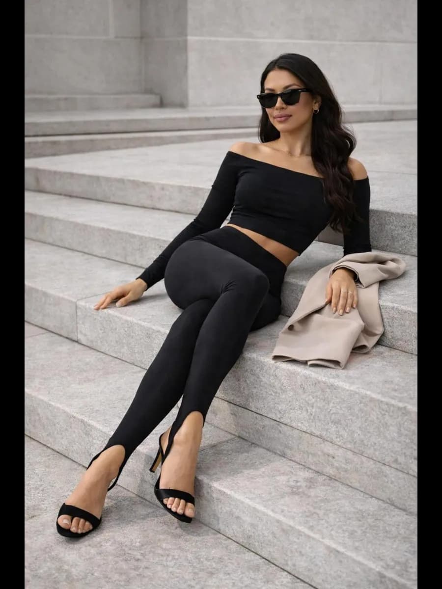 Спортивные леггинсы со штрипками утягивающие черные