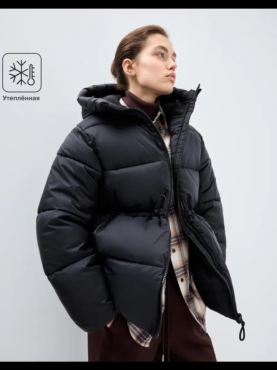 Чёрная утеплённая куртка oversize с синтепухом